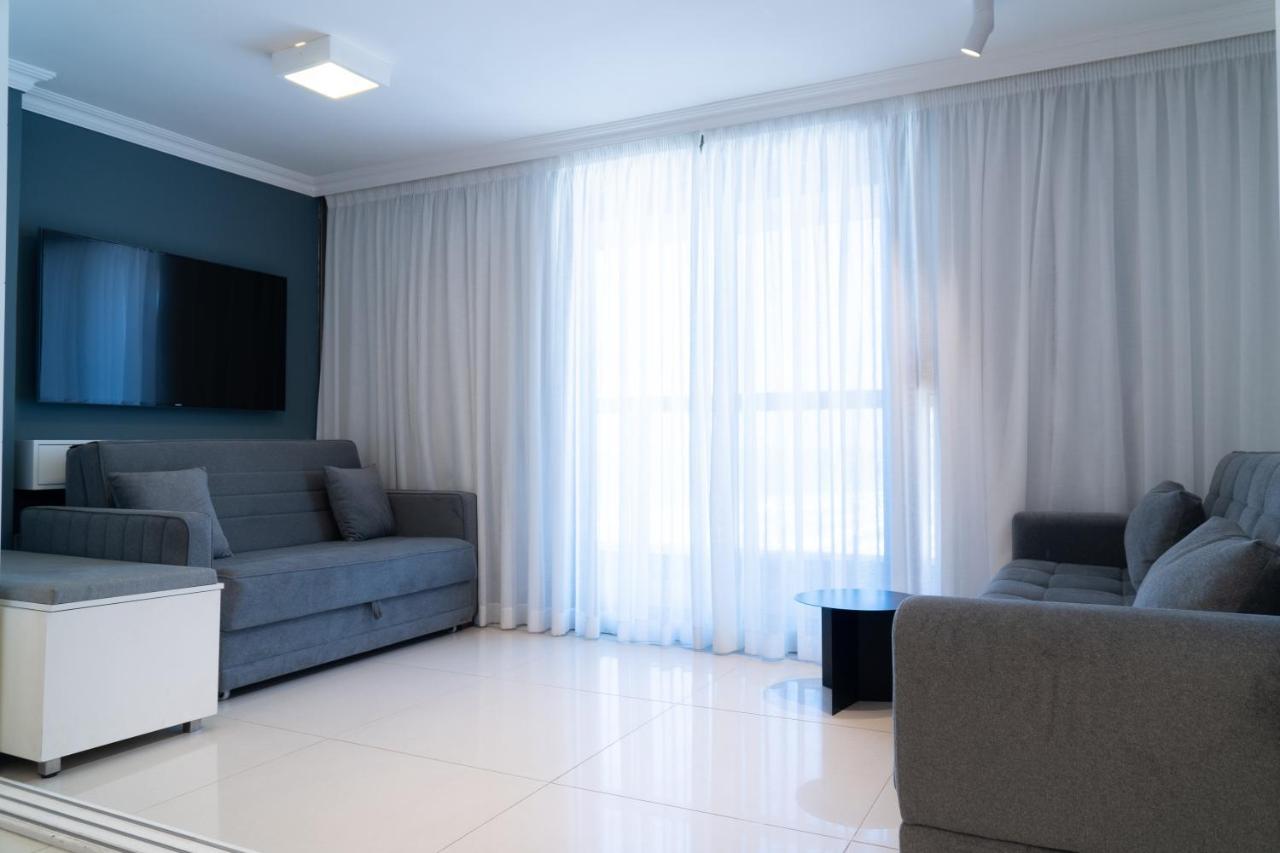 Beachfront Boutique Apartment Herzelia Exteriör bild