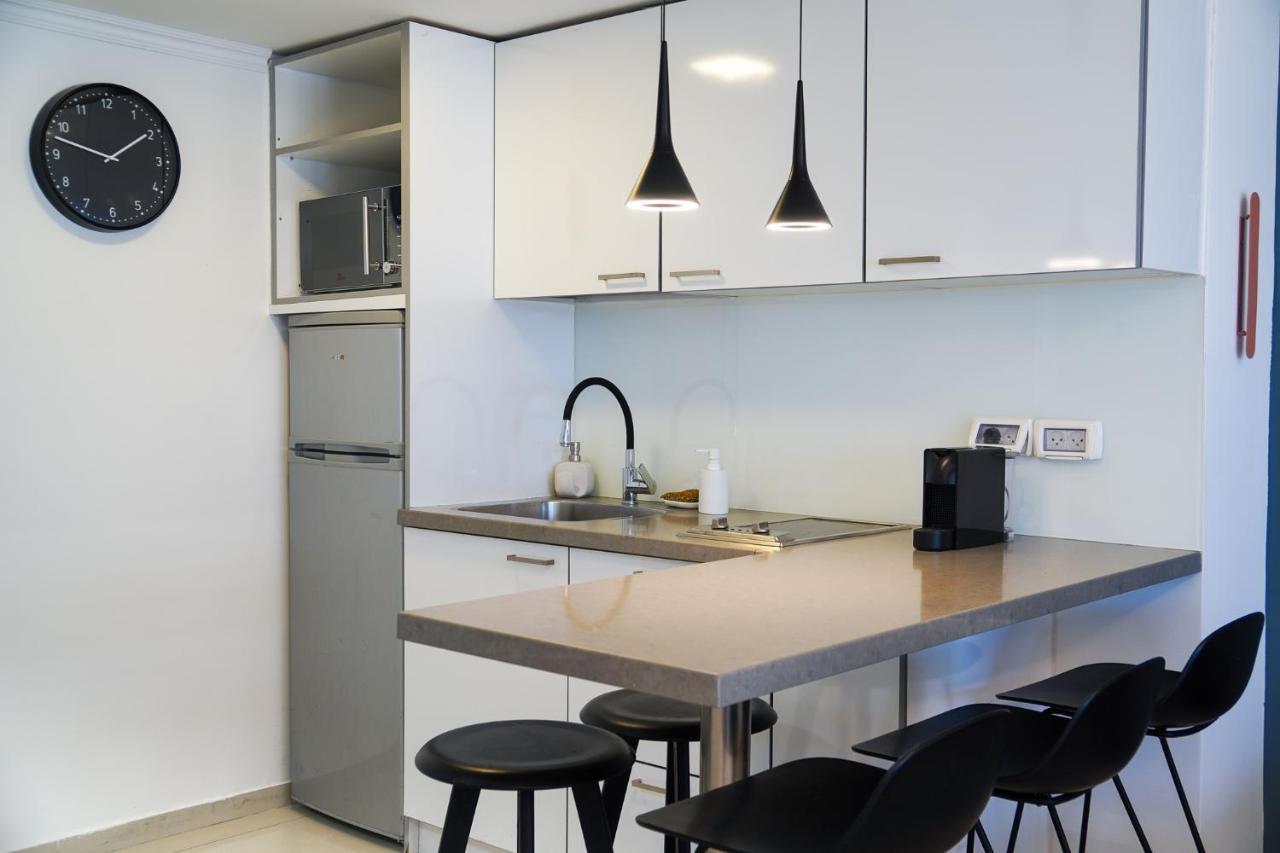 Beachfront Boutique Apartment Herzelia Exteriör bild