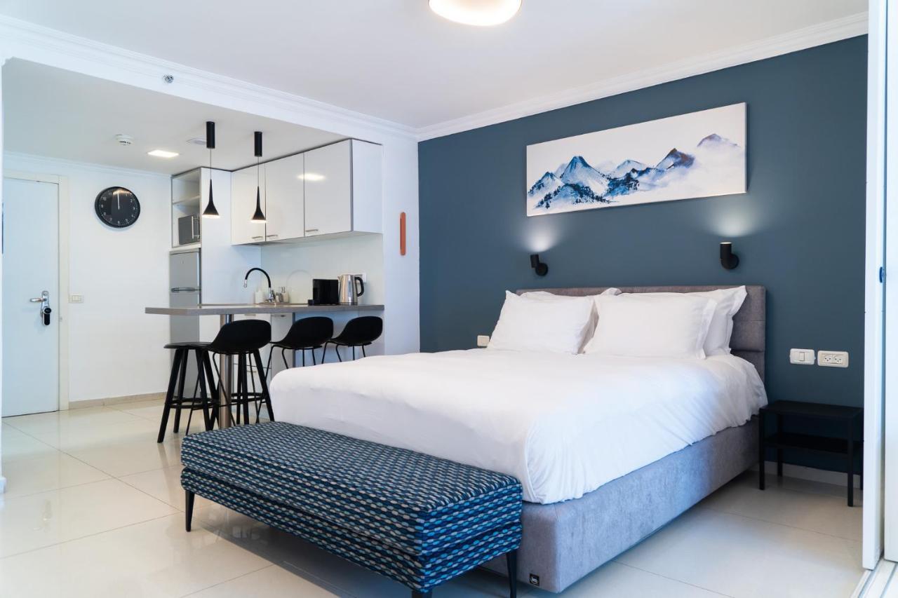 Beachfront Boutique Apartment Herzelia Exteriör bild